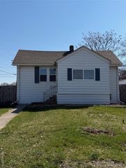 26614 Alger Boulevard, Madison Heights, MI 48071