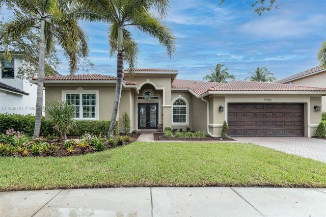 19252 N Hibiscus St, Weston, FL 33332