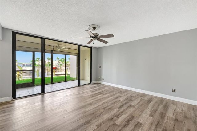 1950 SW Palm City Road 5-104, Stuart, FL 34994