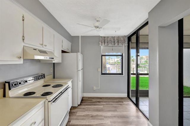 1950 SW Palm City Road 5-104, Stuart, FL 34994