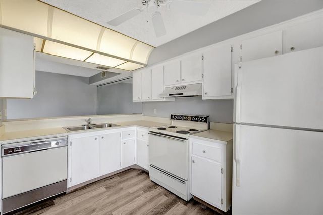 1950 SW Palm City Road 5-104, Stuart, FL 34994