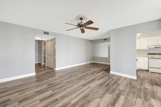 1950 SW Palm City Road 5-104, Stuart, FL 34994