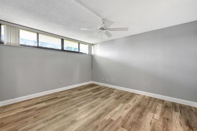 1950 SW Palm City Road 5-104, Stuart, FL 34994