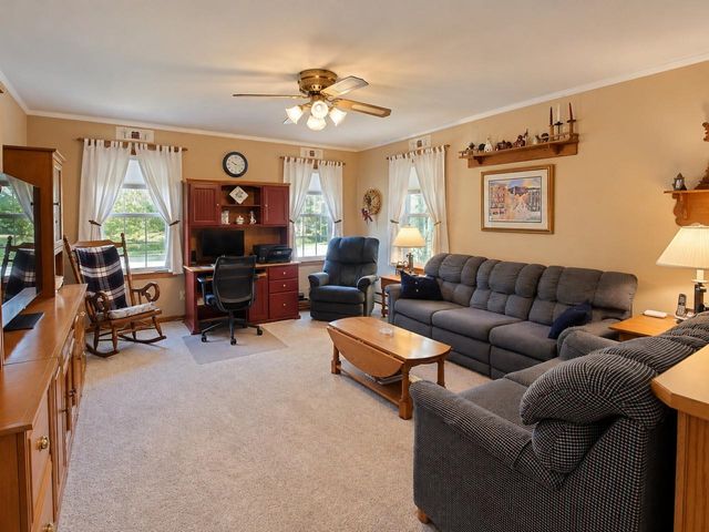 10 Mason Drive, Essex Junction, VT 05452