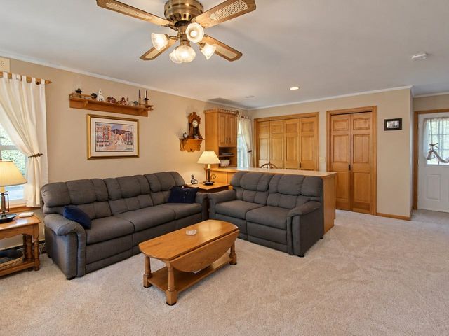 10 Mason Drive, Essex Junction, VT 05452
