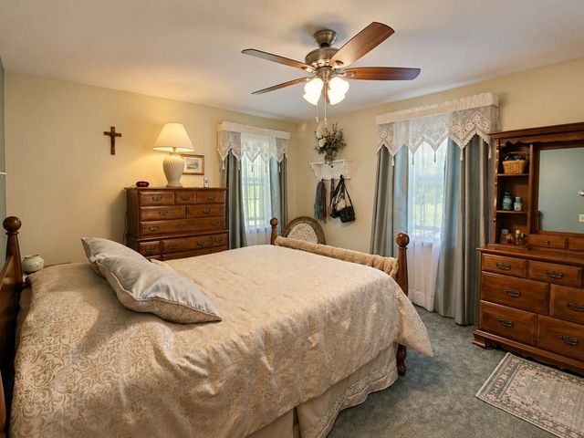 10 Mason Drive, Essex Junction, VT 05452
