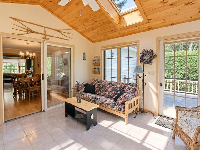 10 Mason Drive, Essex Junction, VT 05452