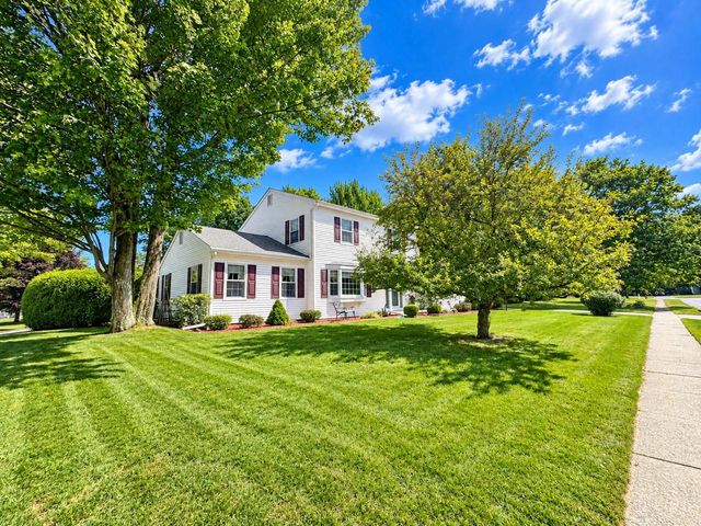 10 Mason Drive, Essex Junction, VT 05452