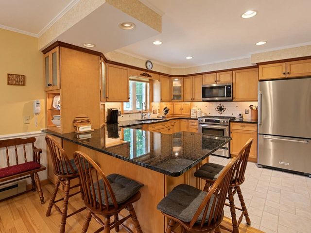 10 Mason Drive, Essex Junction, VT 05452