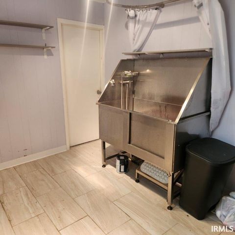 706 S Main Street, Ligonier, IN 46767