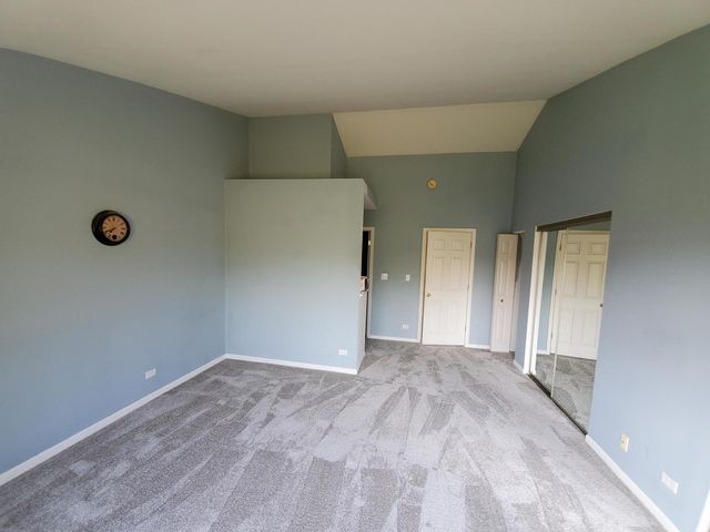 237 Camel Bend Court 2, Schaumburg, IL 60194