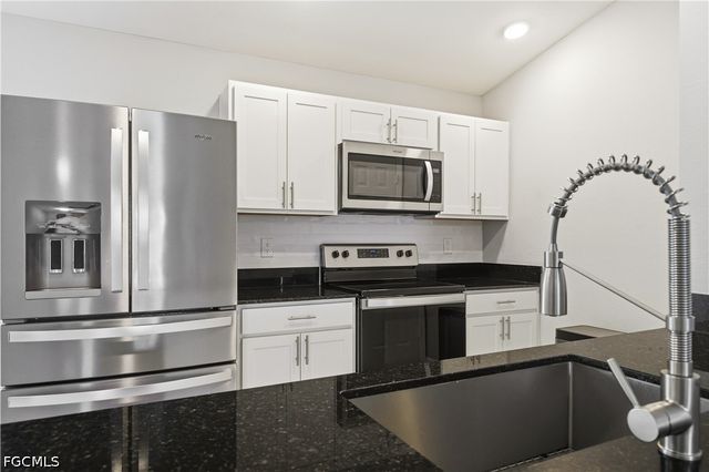 402 NW 18th TER, Cape Coral, FL 33993