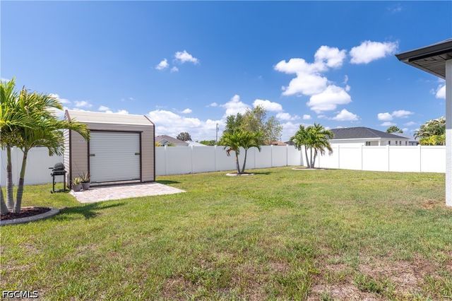 402 NW 18th TER, Cape Coral, FL 33993