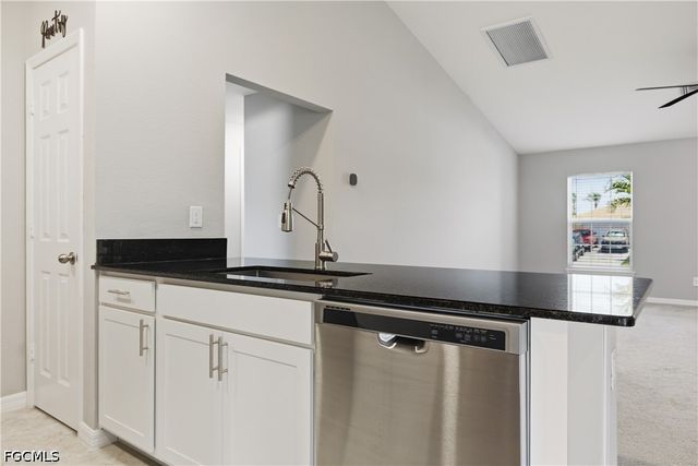 402 NW 18th TER, Cape Coral, FL 33993