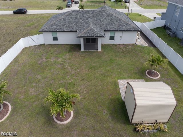 402 NW 18th TER, Cape Coral, FL 33993