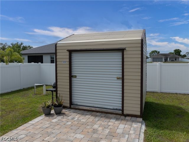 402 NW 18th TER, Cape Coral, FL 33993