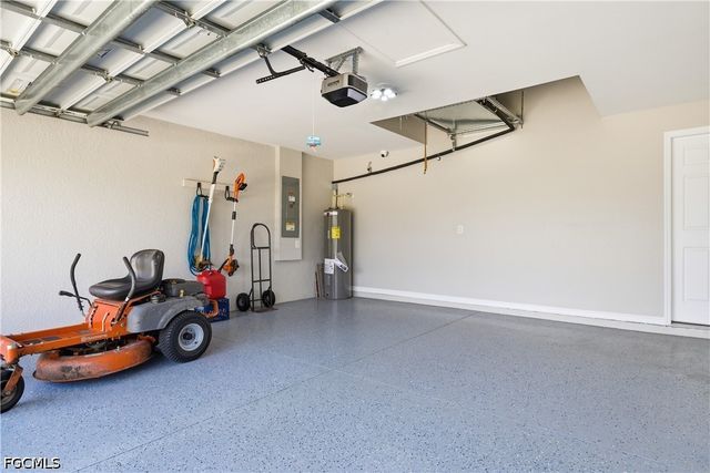 402 NW 18th TER, Cape Coral, FL 33993