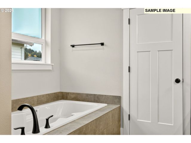 3352 Ne SWEETWATER Rd 80, Estacada, OR 97023