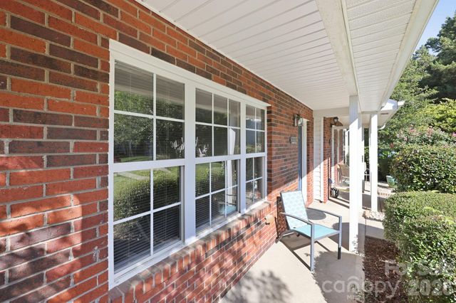 12368 Hennigan Place Lane, Charlotte, NC 28214