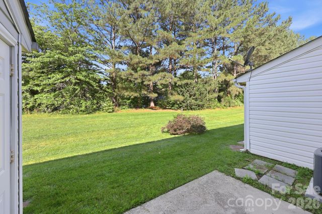 12368 Hennigan Place Lane, Charlotte, NC 28214