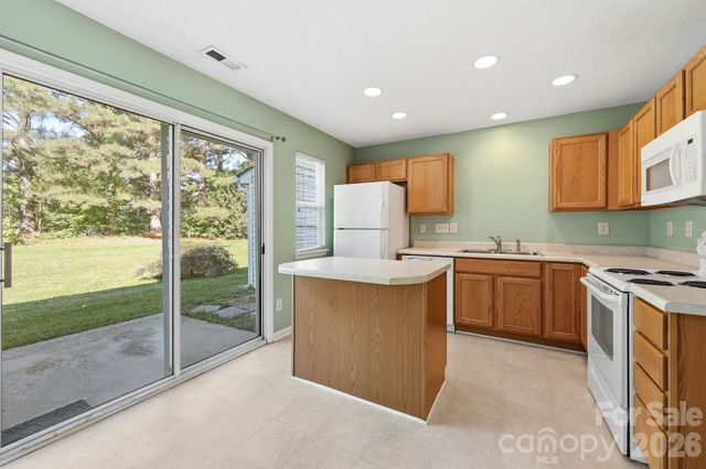 12368 Hennigan Place Lane, Charlotte, NC 28214