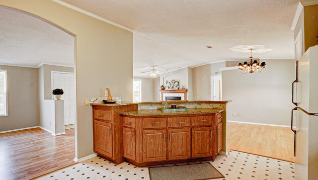 2516 Loch Lomond Street, Highlands, TX 77562