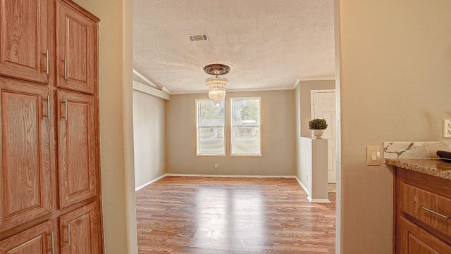 2516 Loch Lomond Street, Highlands, TX 77562