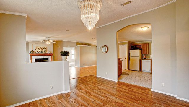 2516 Loch Lomond Street, Highlands, TX 77562