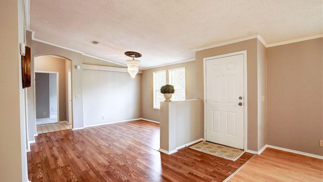 2516 Loch Lomond Street, Highlands, TX 77562