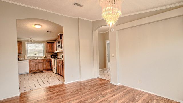 2516 Loch Lomond Street, Highlands, TX 77562