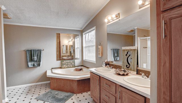 2516 Loch Lomond Street, Highlands, TX 77562