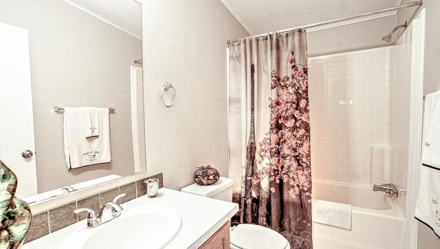 2516 Loch Lomond Street, Highlands, TX 77562