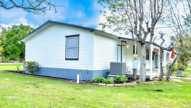 2516 Loch Lomond Street, Highlands, TX 77562