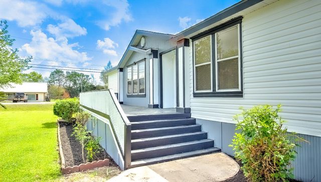 2516 Loch Lomond Street, Highlands, TX 77562