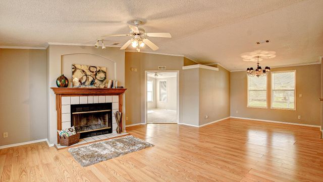 2516 Loch Lomond Street, Highlands, TX 77562