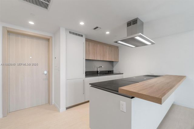 1000 Brickell Plz 3310, Miami, FL 33131