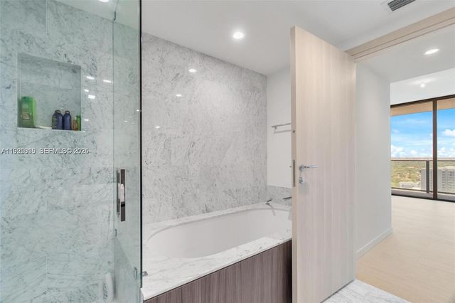 1000 Brickell Plz 3310, Miami, FL 33131