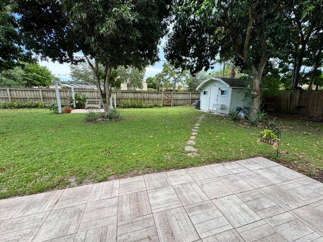 7828 Saint Andrews Road, Lake Worth, FL 33467