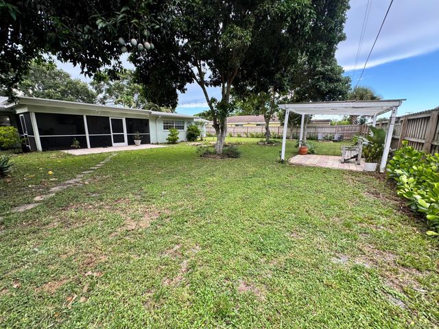 7828 Saint Andrews Road, Lake Worth, FL 33467