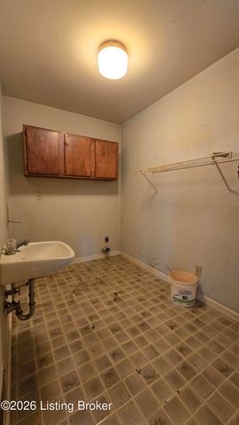 2121 Long Run Rd, Louisville, KY 40245