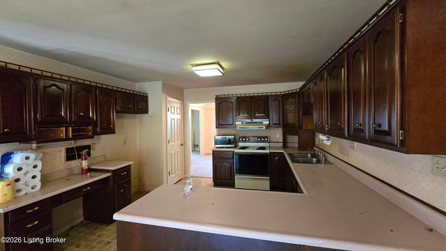 2121 Long Run Rd, Louisville, KY 40245