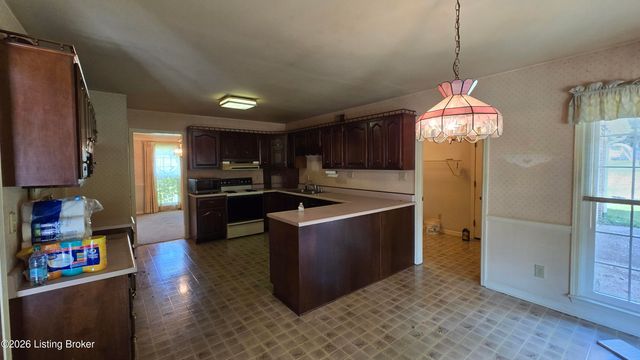 2121 Long Run Rd, Louisville, KY 40245