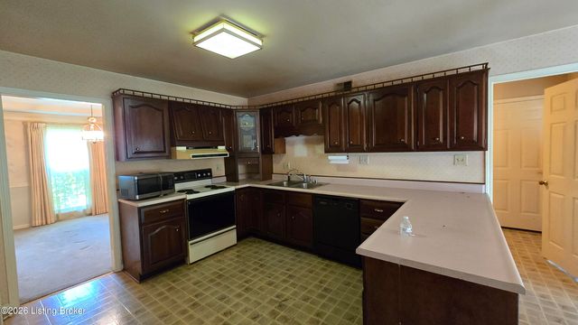 2121 Long Run Rd, Louisville, KY 40245