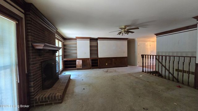 2121 Long Run Rd, Louisville, KY 40245