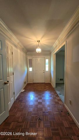 2121 Long Run Rd, Louisville, KY 40245