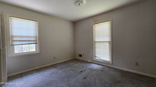 2121 Long Run Rd, Louisville, KY 40245