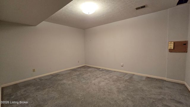 2121 Long Run Rd, Louisville, KY 40245