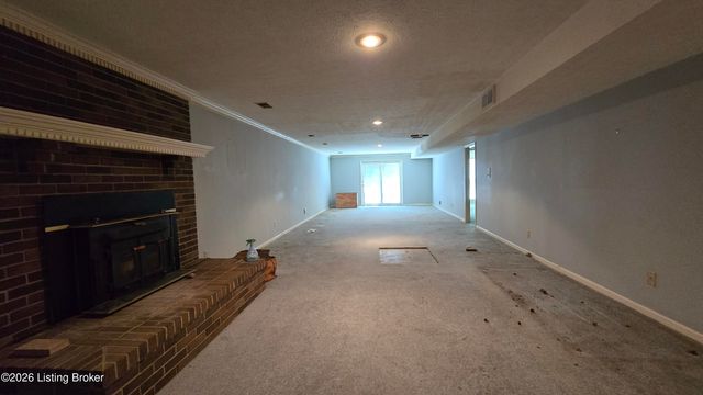 2121 Long Run Rd, Louisville, KY 40245