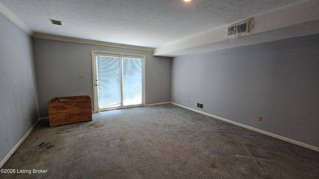 2121 Long Run Rd, Louisville, KY 40245