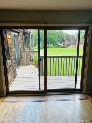 85 River Road E8, Essex, CT 06426
